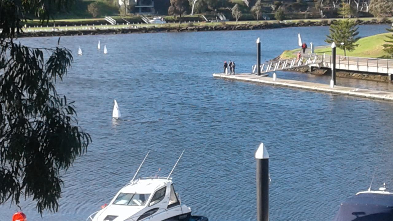 Marina View Apartment On The Maribyrnong River, Melbourne Exterior foto