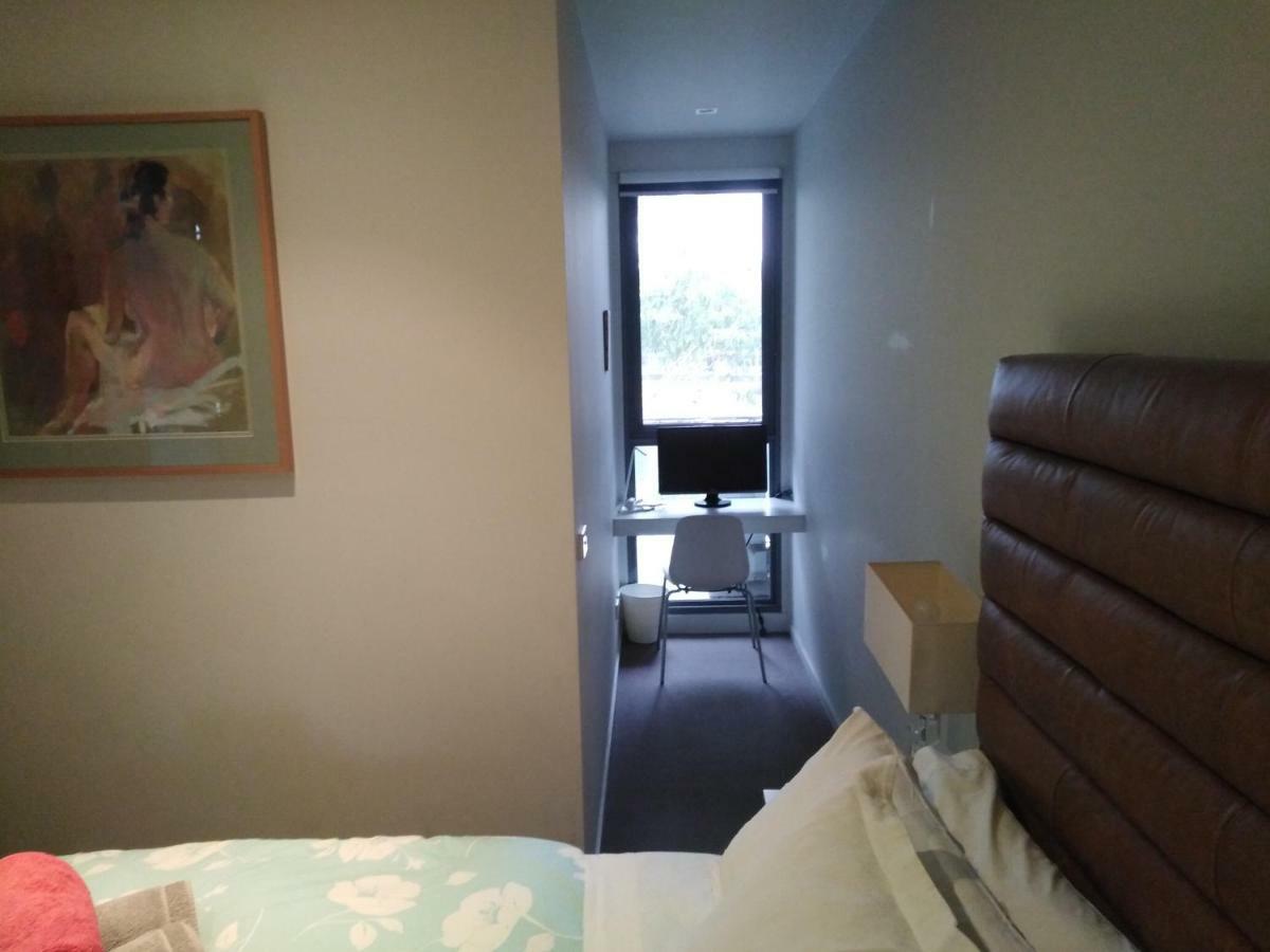 Marina View Apartment On The Maribyrnong River, Melbourne Exterior foto